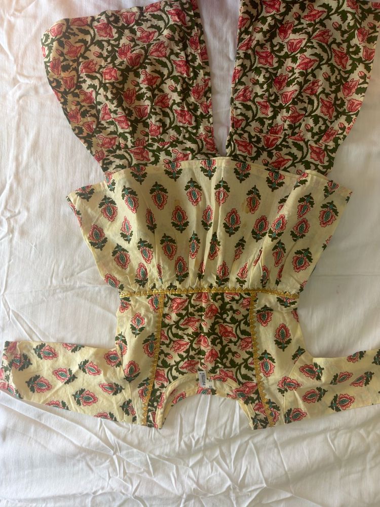 Beautiful Floral Print Kurta Set