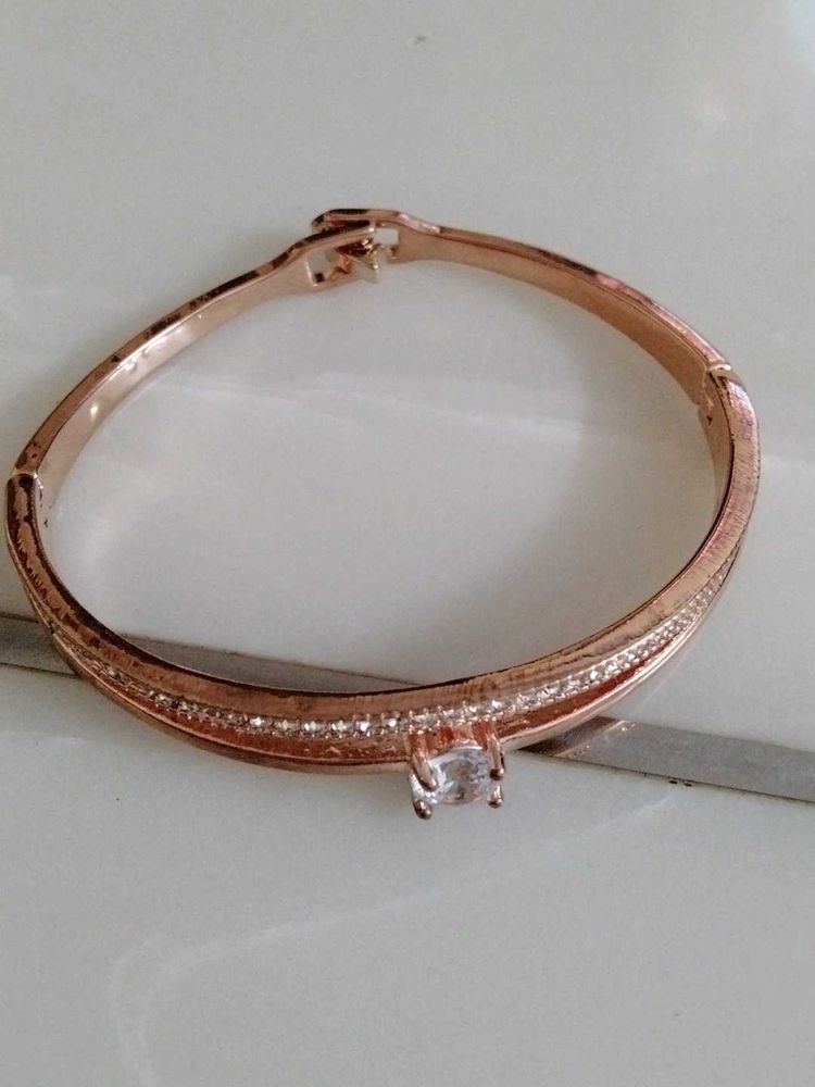 18k Rose Gold Bangle bracelet with Cubic Zirconia