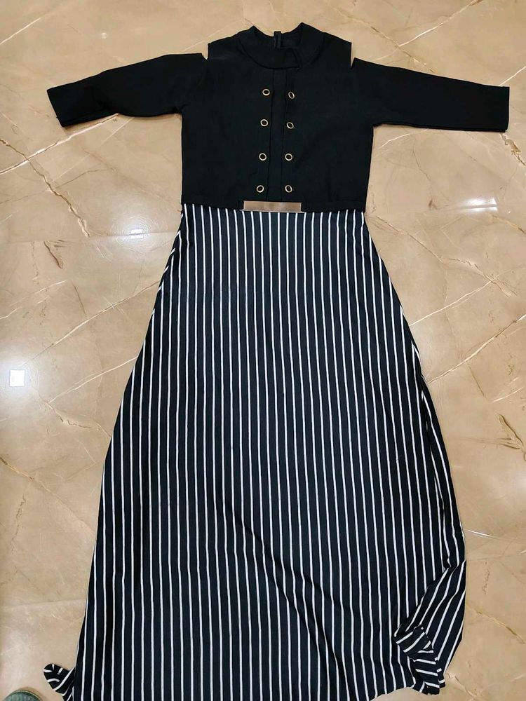 Chic Black &amp; White Striped Maxi Dress