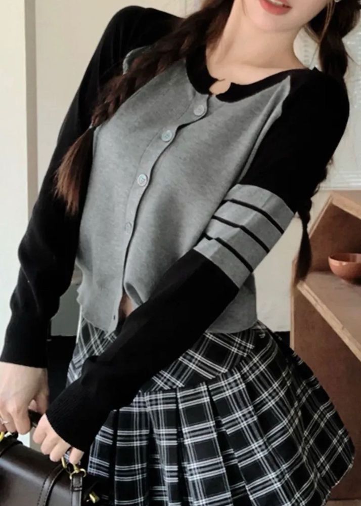 Stylish Two-Tone Cardigan