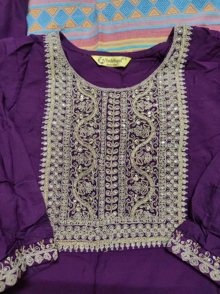 Elegant Embroidered Purple Kurta