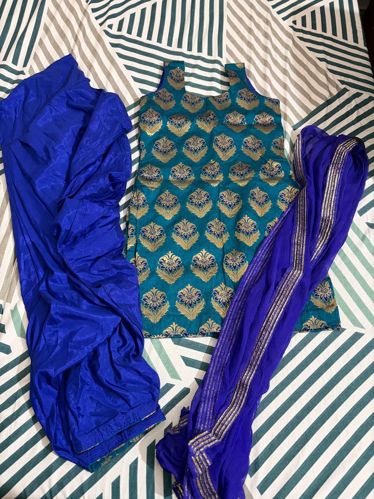 Beautiful Teal Kurta Set with Blue Dupatta