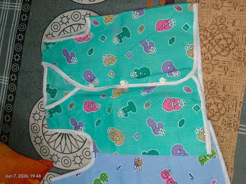 Set of 3 baby clothes