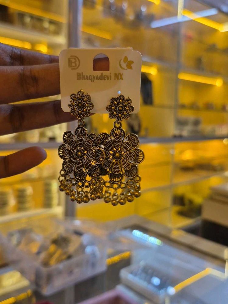 Traditional Antique Gold-Plated Oxidised  Des