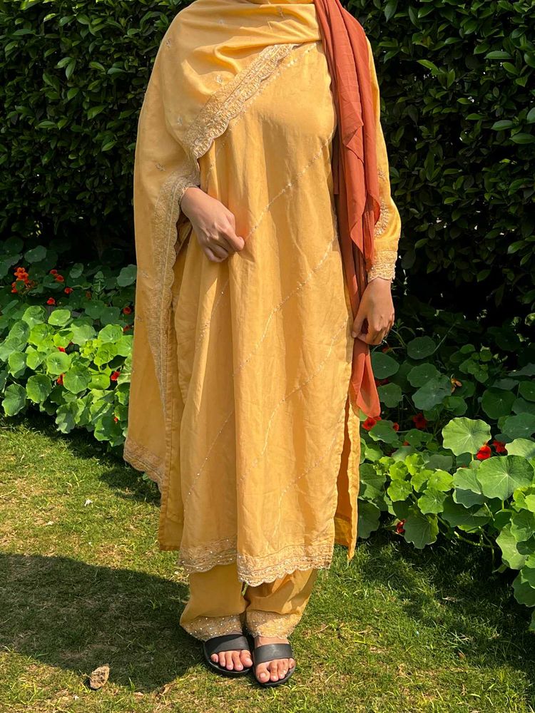Elegant gold Embroidered Kurta