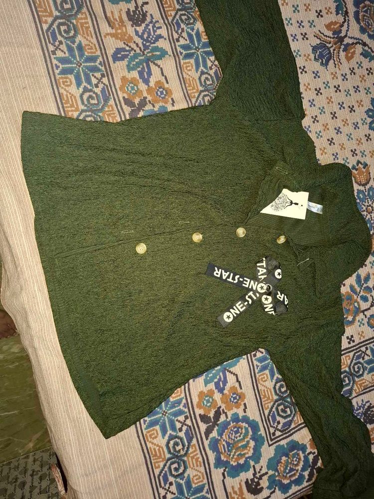 Stylish Green Textured Button-Up Top