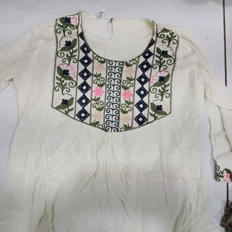 Embroidered Cream Kurta