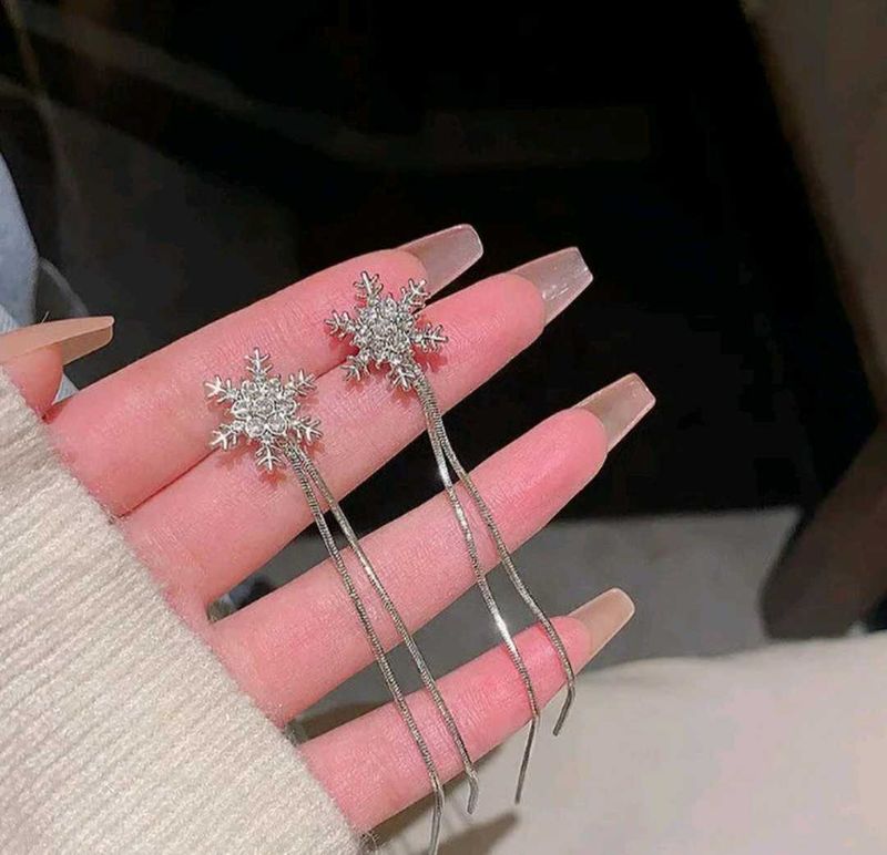 Sparkling Snowflake Dangle Earrings