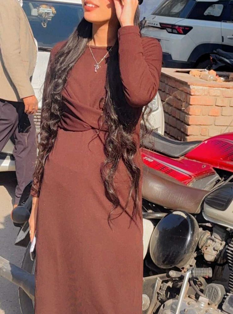 Chic Brown Twist-Front Midi Dress