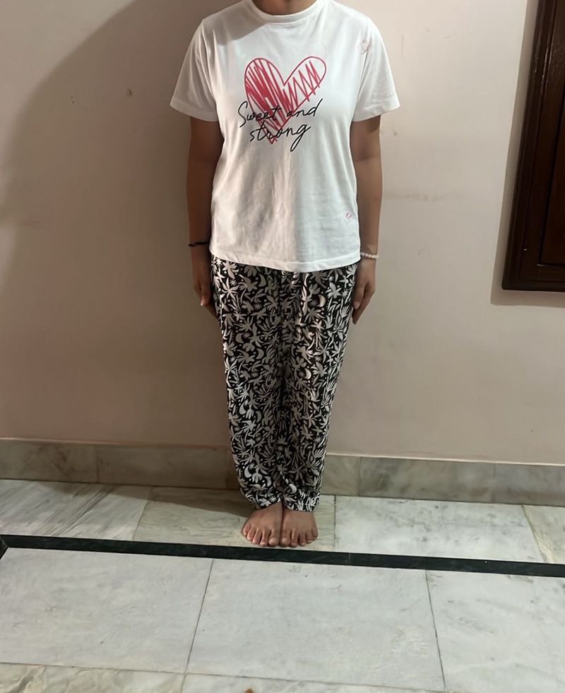 Cute Heart Graphic T-Shirt And Pajama