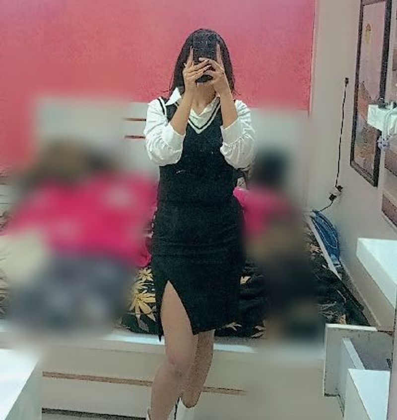 Chic Black Skirt with Side Slit