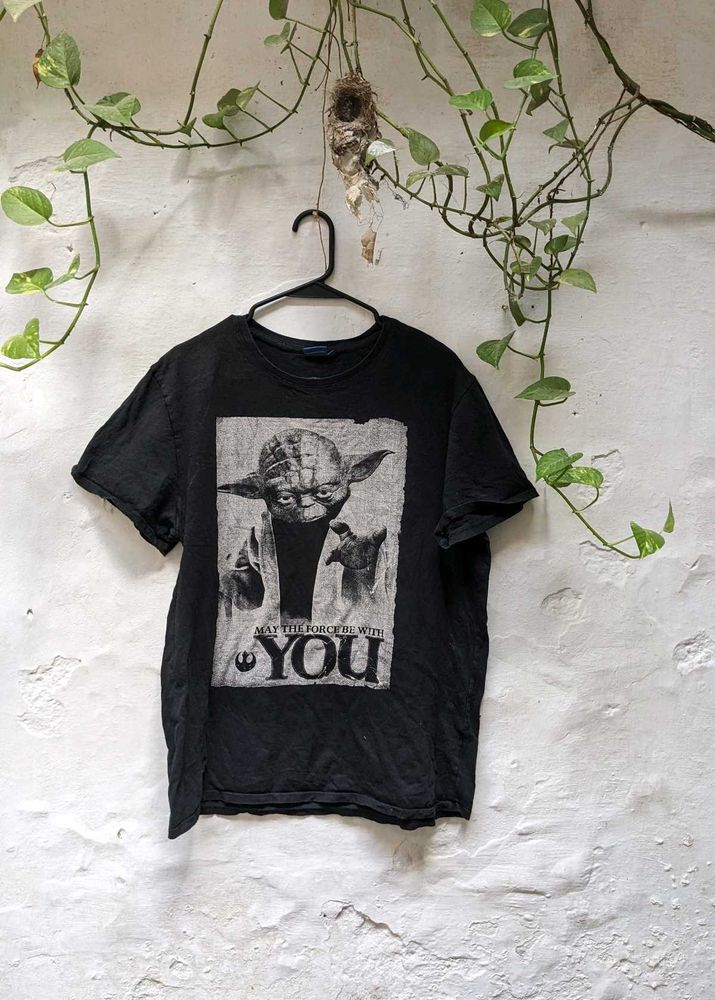 Star Wars Yoda Graphic T-Shirt 👕