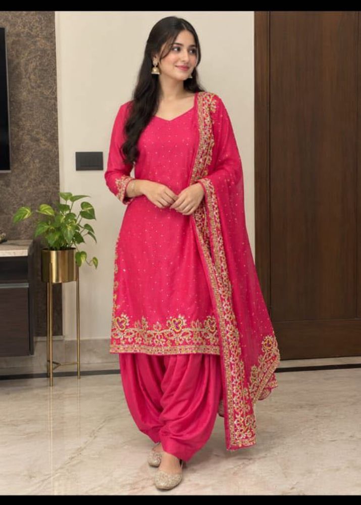 Embroidery suit set