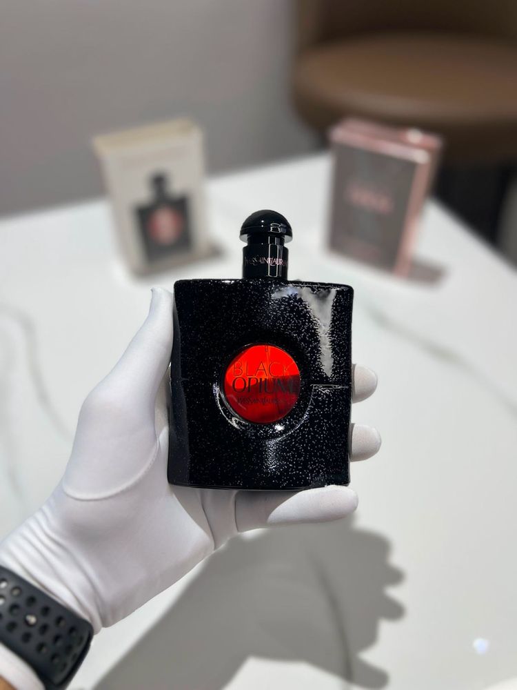Yves Saint Laurent Black Opium Perfume