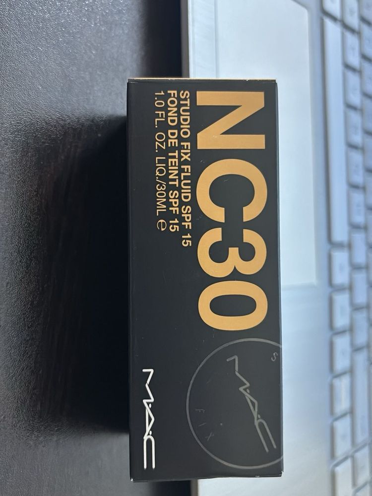 MAC Studio Fix Fluid SPF 15 Foundation