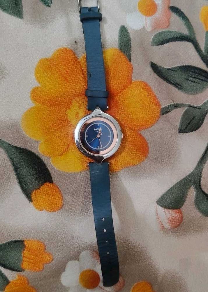 Stylish Women's Analog Watch