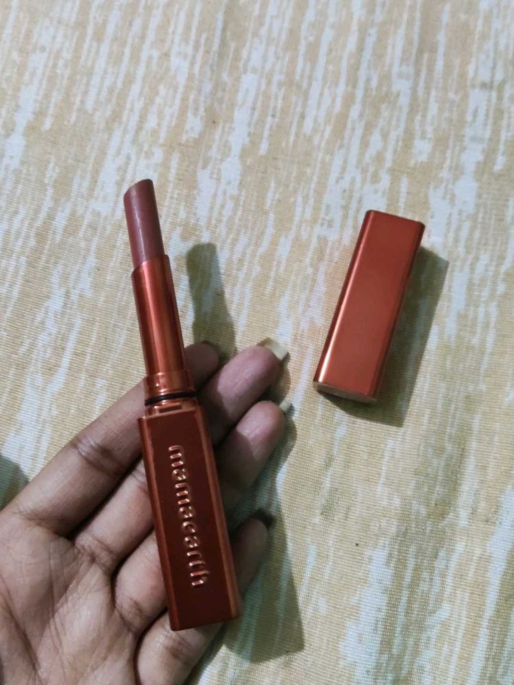 Mamaearth Glowy Lipstick - Shade Warm Taupe