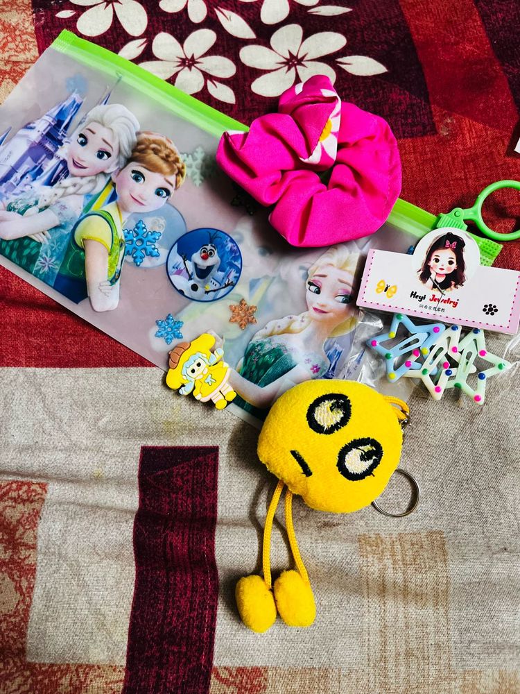 Frozen &amp; Cute Accessories Bundle