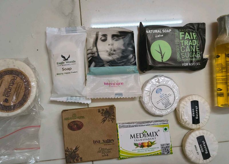10 Assorted Toiletries &amp; Soap bar mini