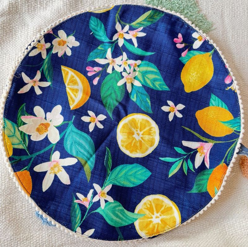 Round Lemon Print Tablecloth/ Placemat