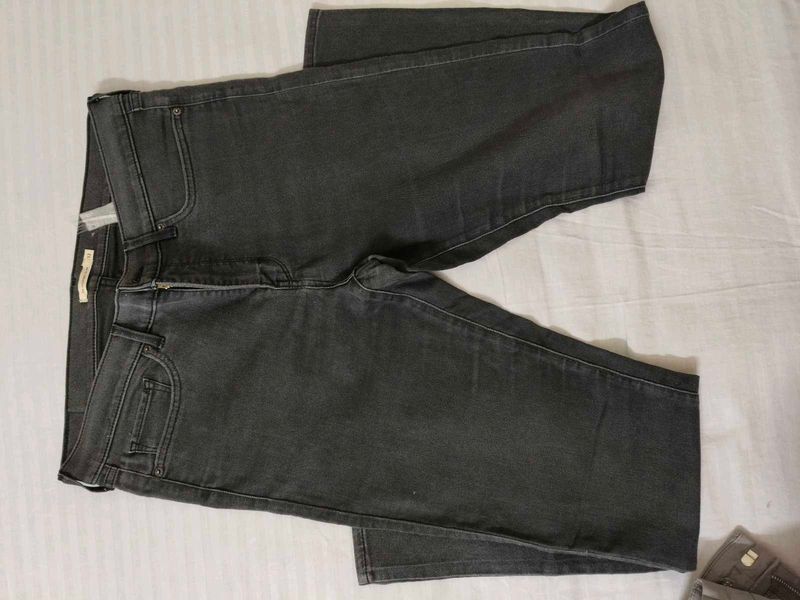 Levisl Grey Denim Jeans