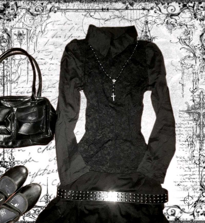 Gothic full sleeve detailed lace top