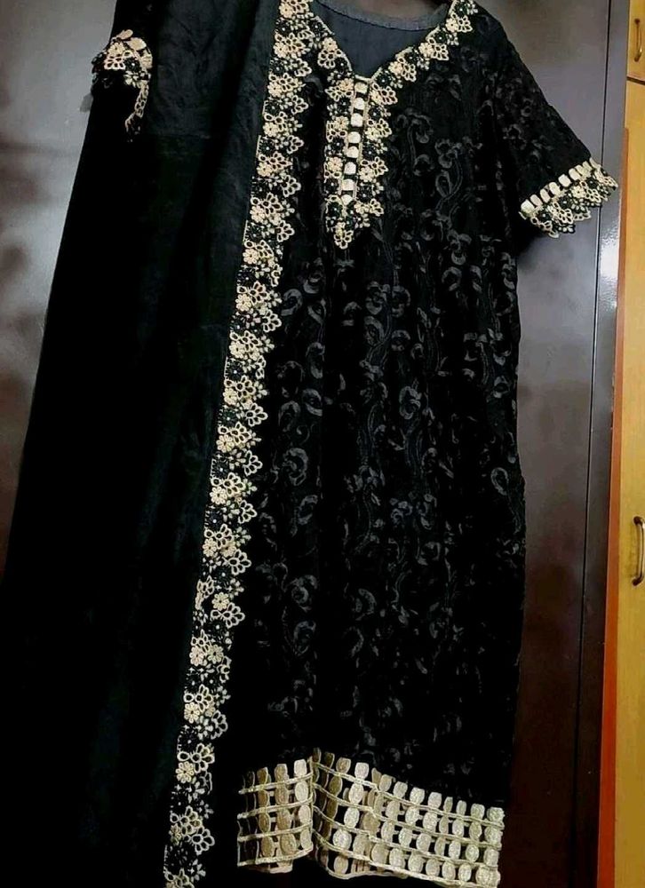 Black Golden Work Suit Salwar With Dupatta 42 Bust