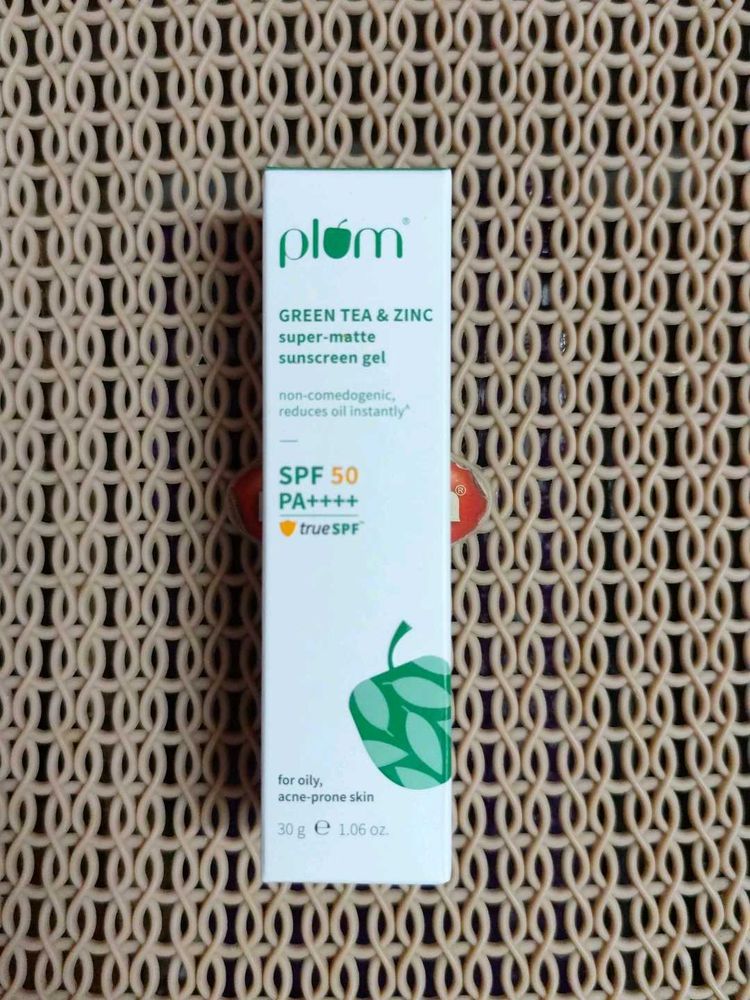 Plum Green Tea Sunscreen Gel SPF 50