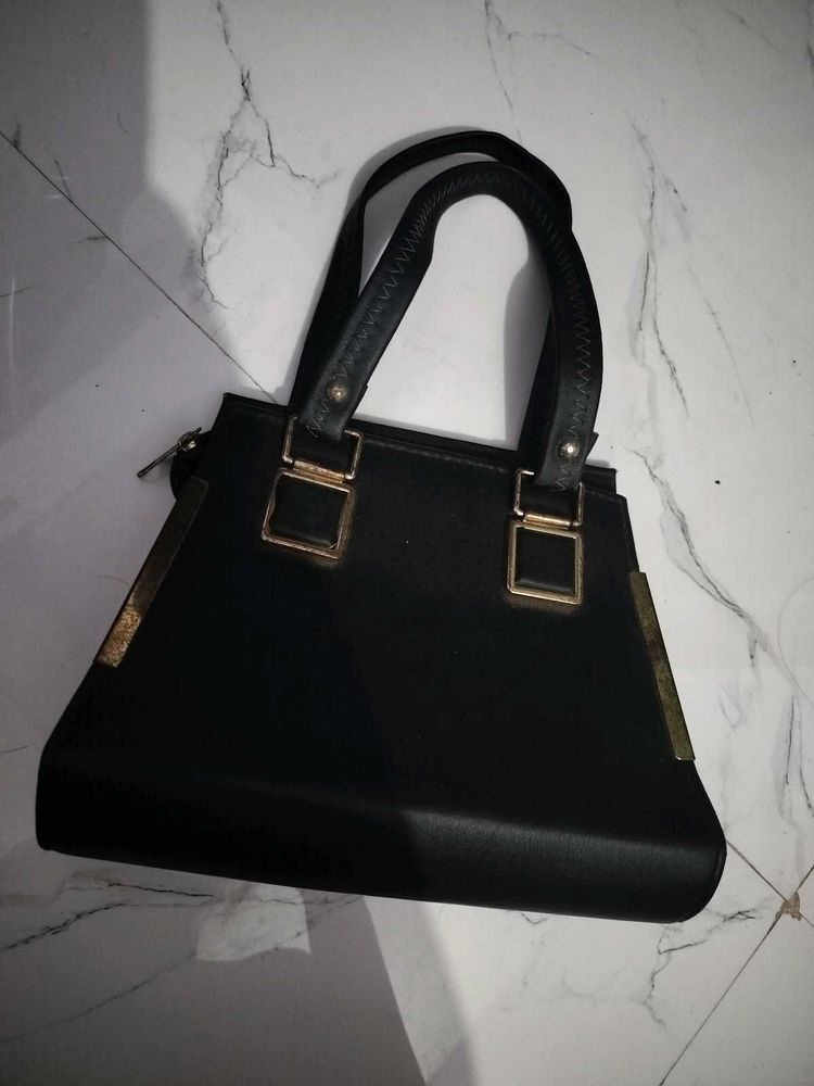 Chic Black Handbag