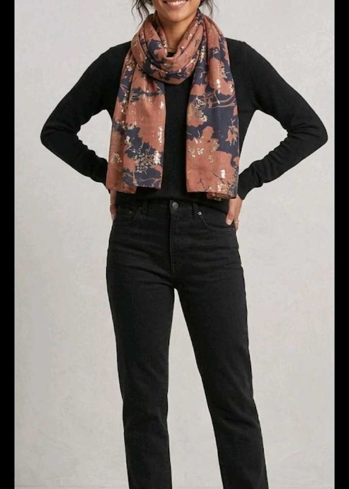 Stylish Floral Print Scarf