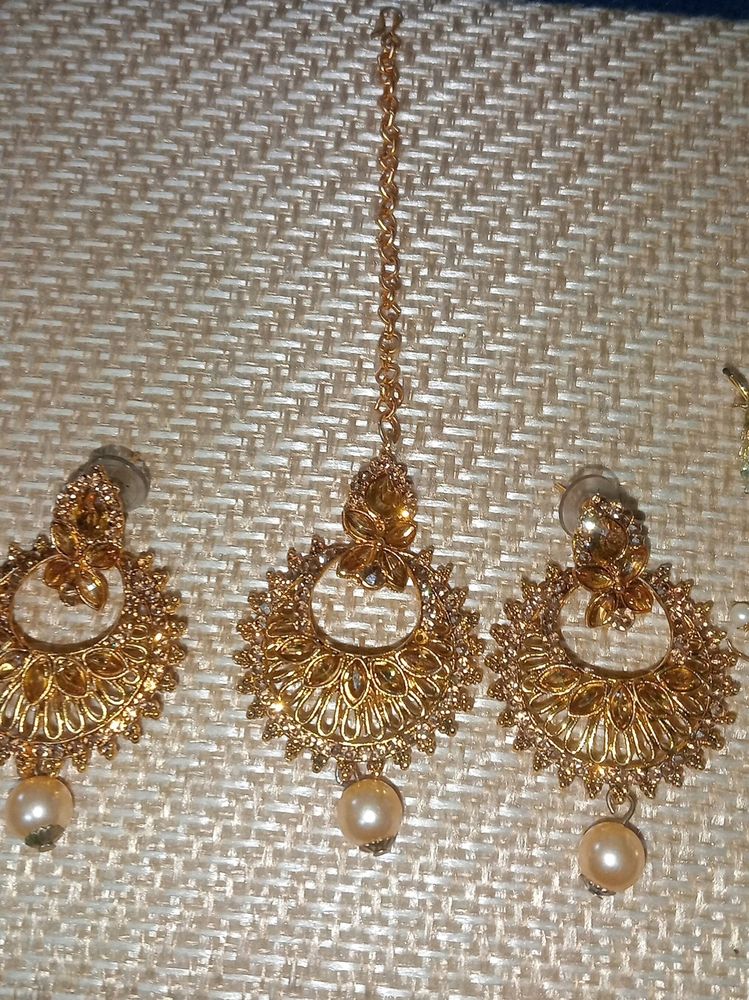 Elegant Gold-Tone Jewelry Set