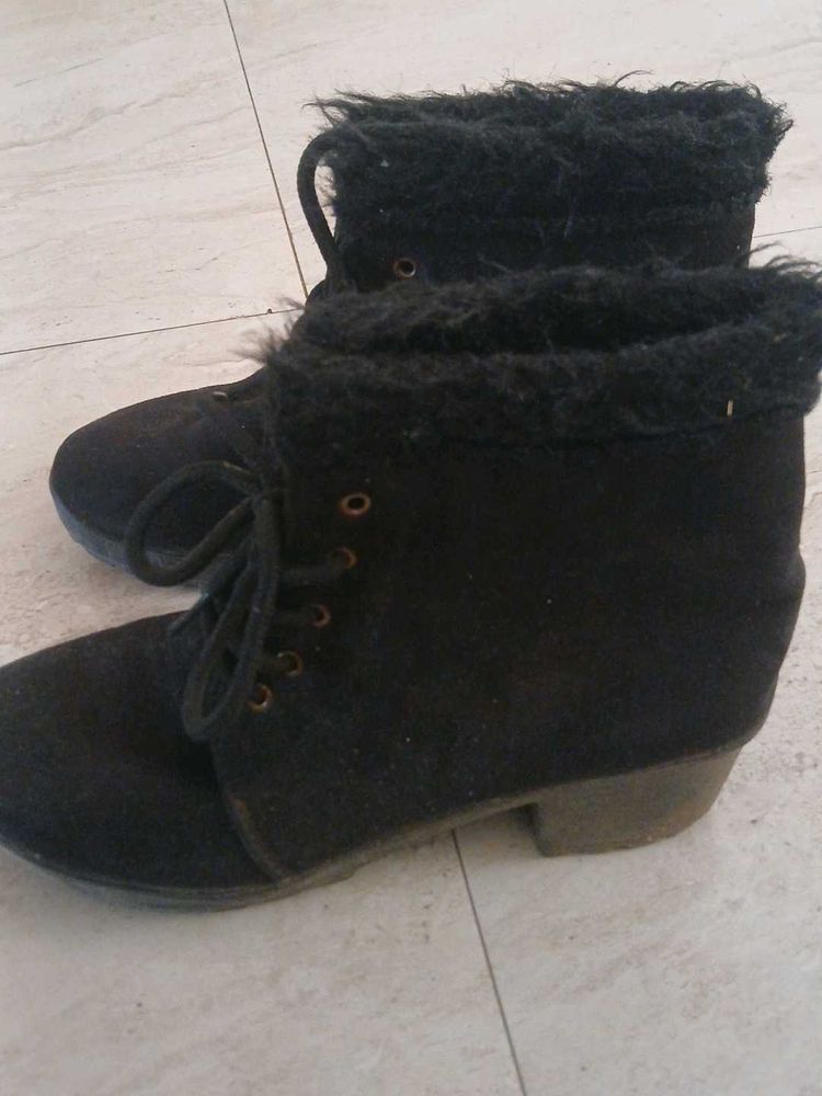 Cozy Fur Lined Black Boots