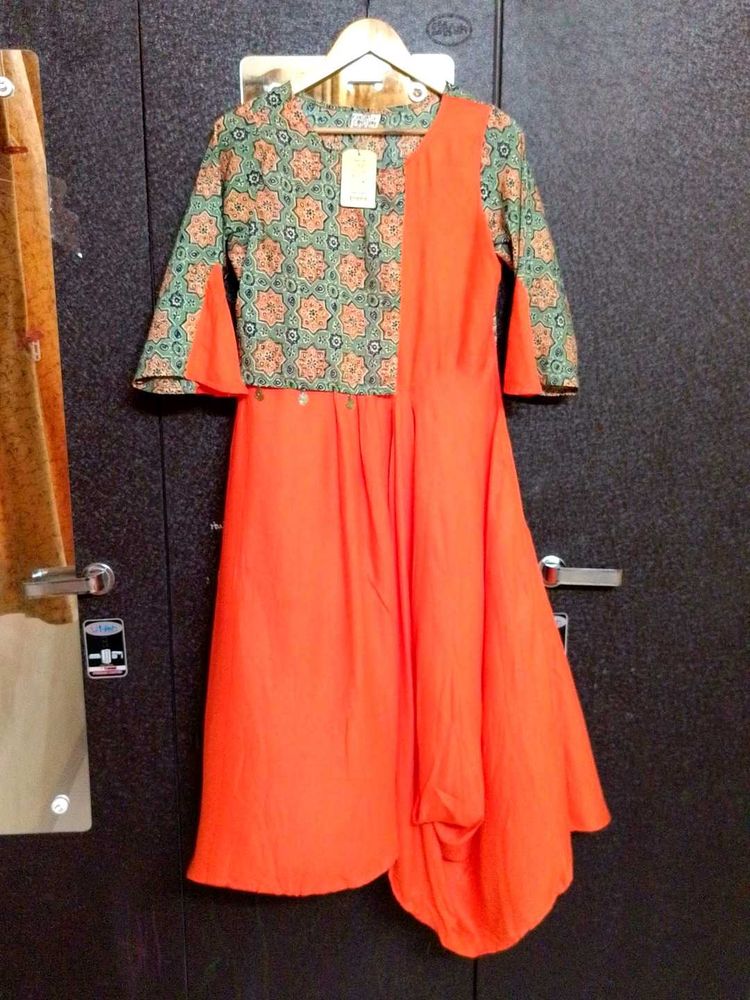 stylish Kurti with out tag &amp; skirt combo