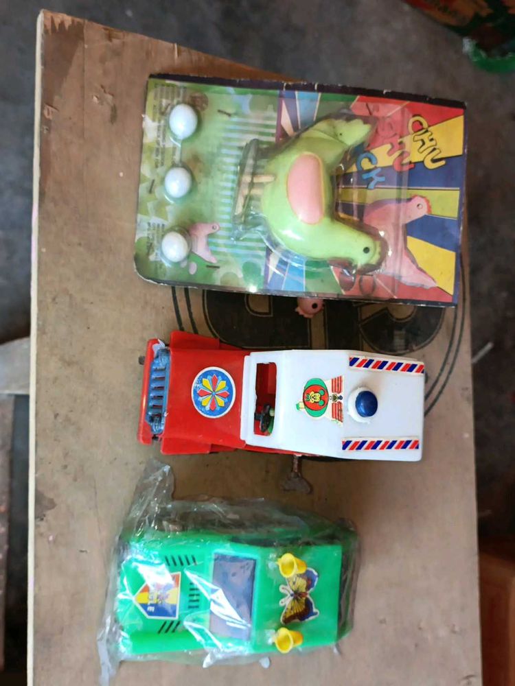 Vintage Toy Lot - Bird &amp; Vehicles