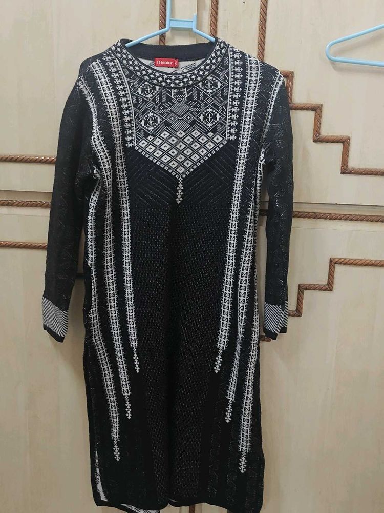 Stylish Black &amp; White Kurta