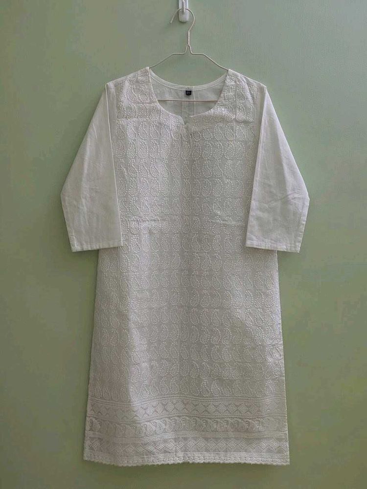Elegant White Chikankari Kurta