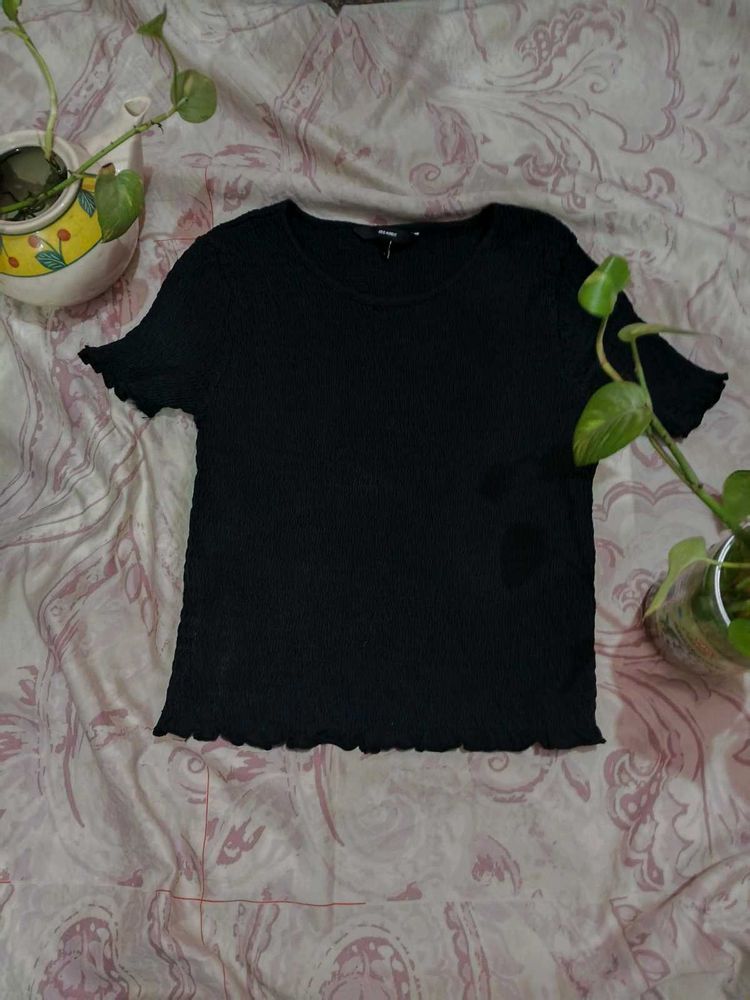 Chic Black Smocked Lettuce-Trim Tee | Textured Cro