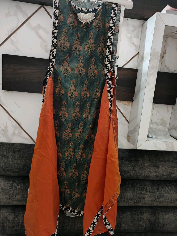 This Kurta Size Is Small Does Not Fit On Me So I Can Sell