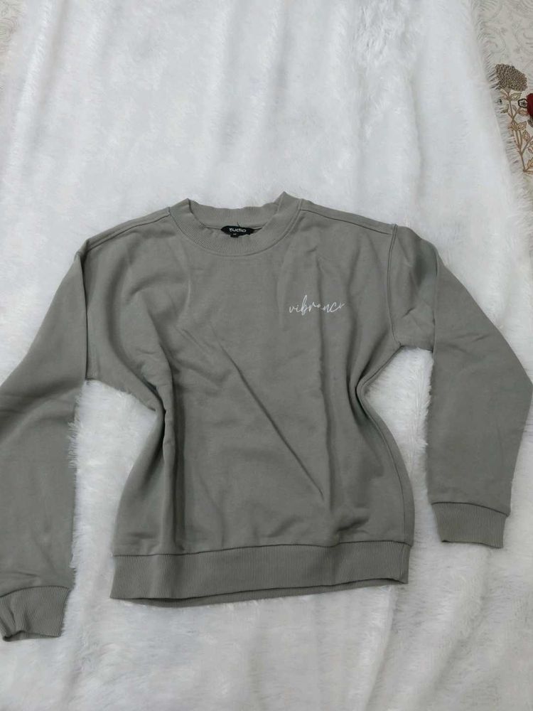 Grey Crewneck Sweatshirt