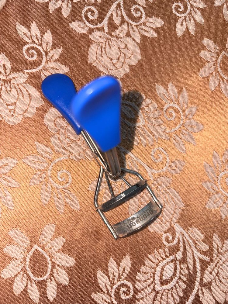 Eyelash Curler