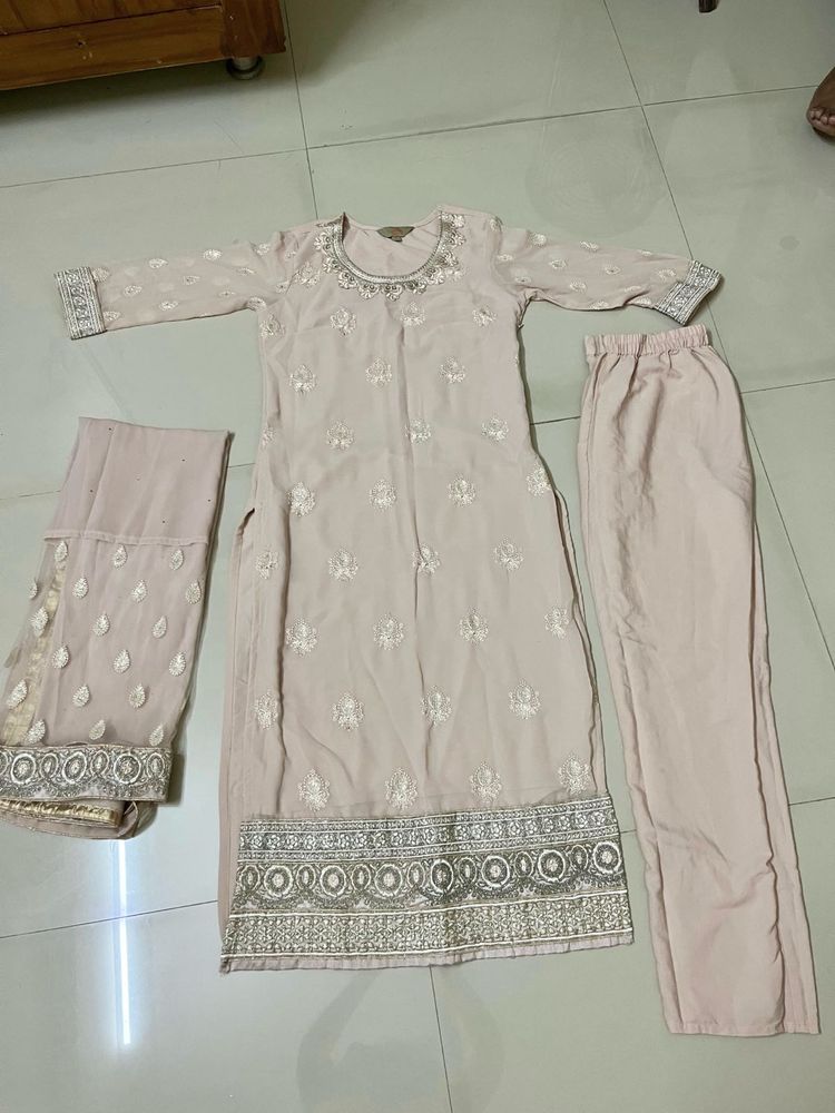 Elegant Baby Pink Embroidered Kurta Set with Dupat
