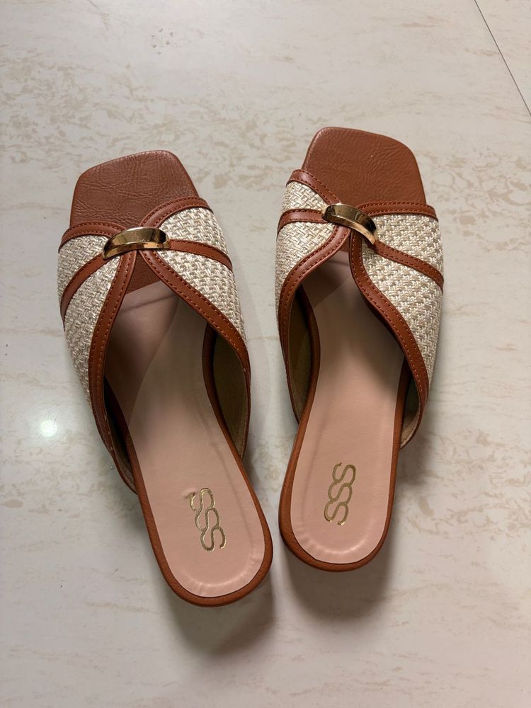 Stylish Women's Slide Sandals