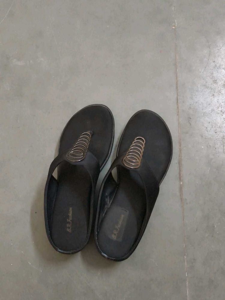 Stylish Black Flip Flop Sandals