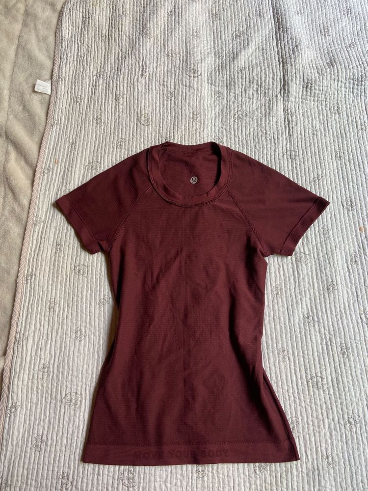 gym fitted top