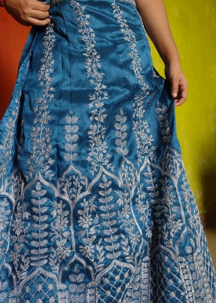 Stitched Lehnga With Dupatta