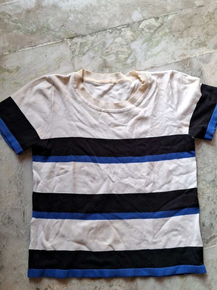 Girls Woolen Top