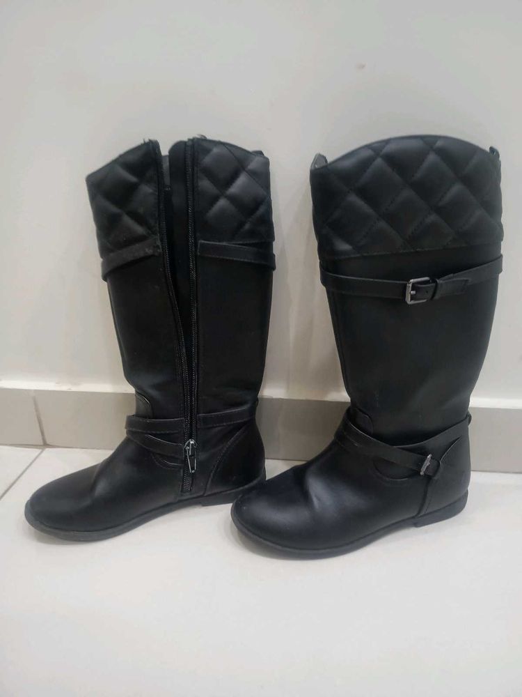 Black Quilted Knee-High Boots feet size 20 cm