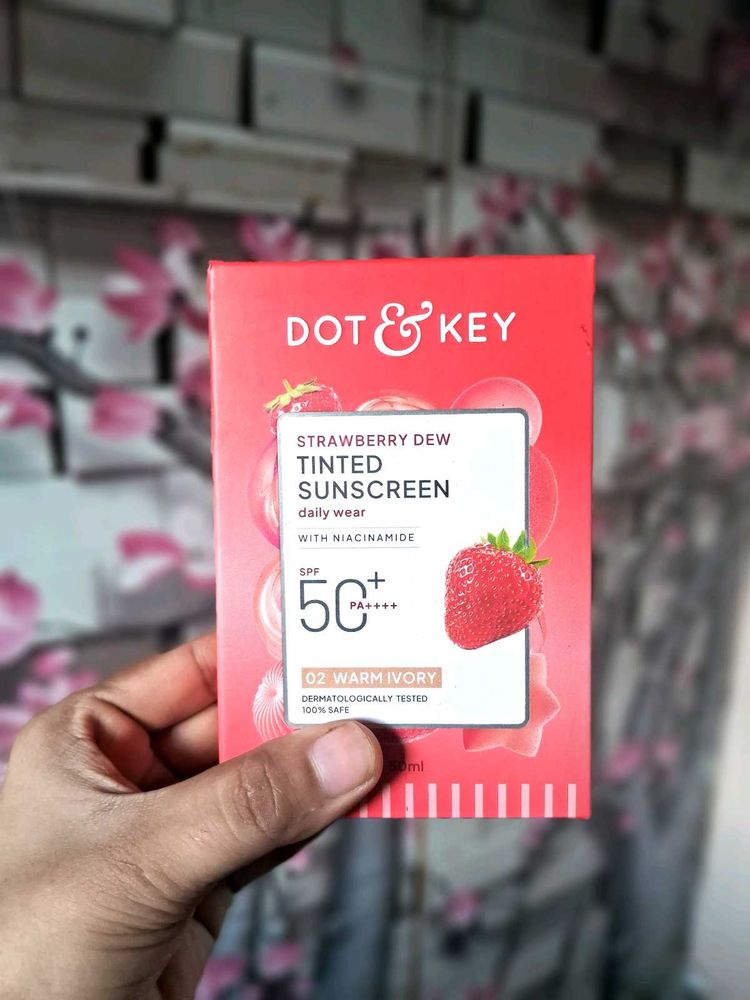 Dot &amp; Key Strawberry Dew Tinted Sunscreen