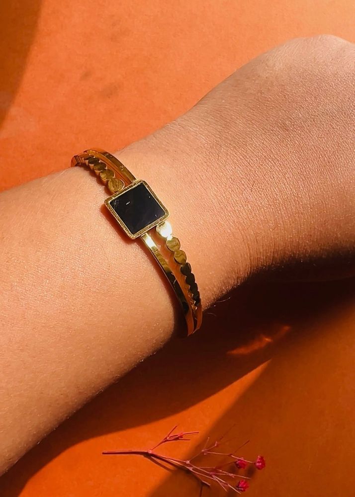 Elegant Gold-Tone Bracelet