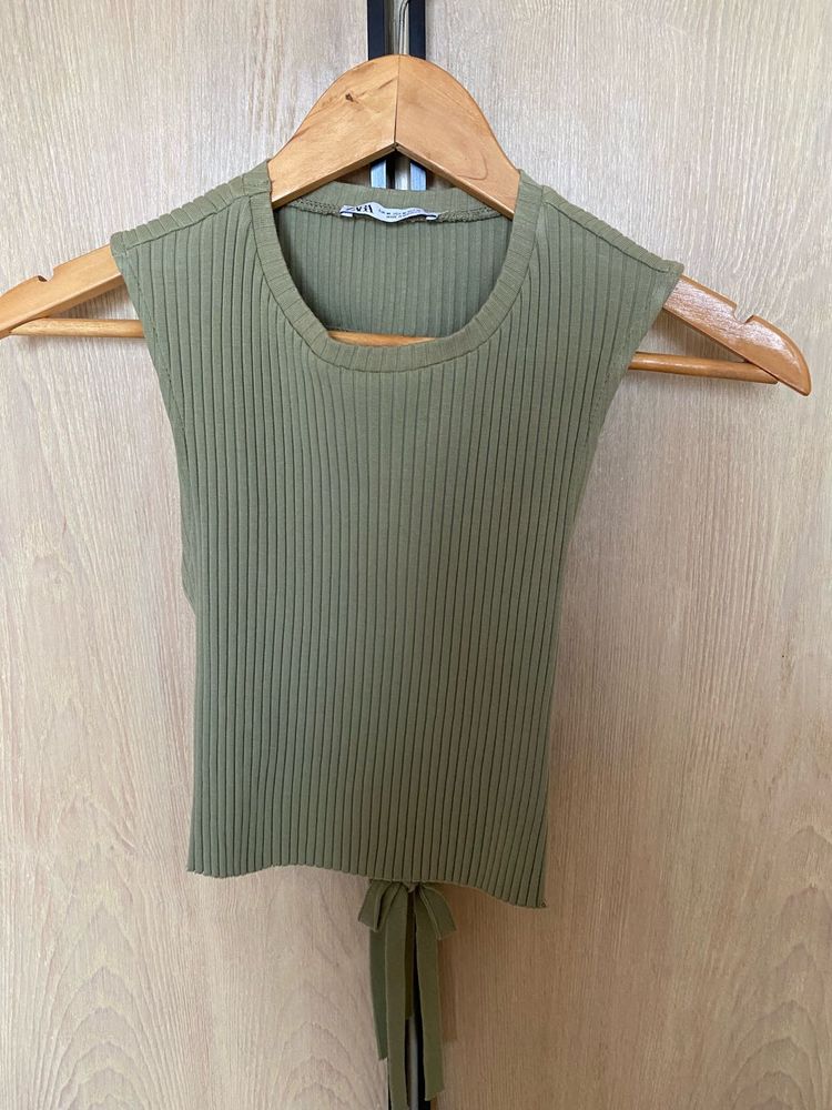 🤑🪴ZARA (COMPLETELY NEW) (LONDON PURCHASED) Top